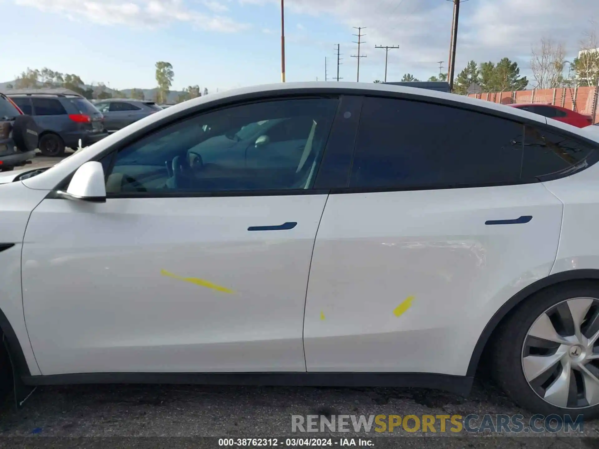 15 Photograph of a damaged car 7SAYGDEE6PA040153 TESLA MODEL Y 2023