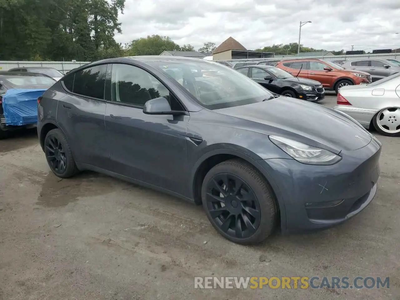 4 Photograph of a damaged car 7SAYGDEE6PA043036 TESLA MODEL Y 2023