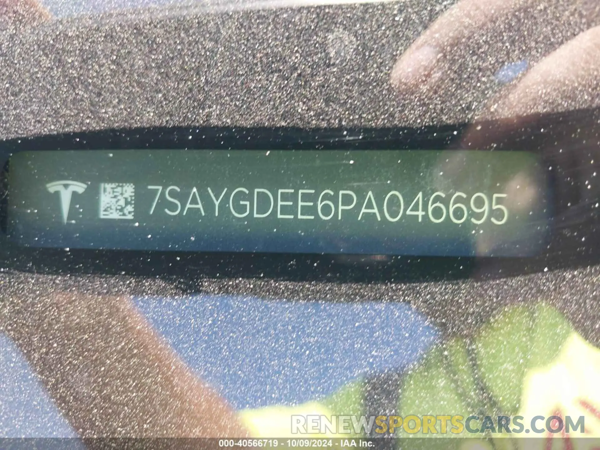 18 Photograph of a damaged car 7SAYGDEE6PA046695 TESLA MODEL Y 2023