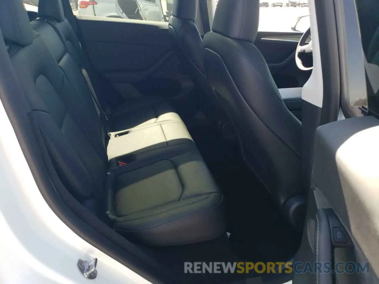 11 Photograph of a damaged car 7SAYGDEE6PA062833 TESLA MODEL Y 2023