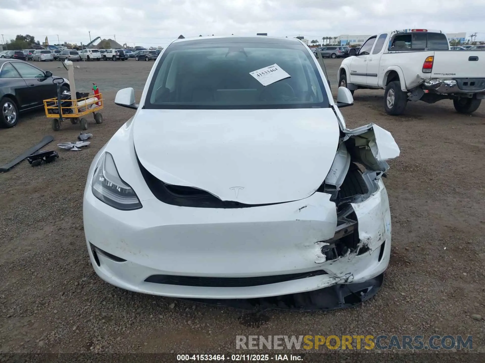 13 Photograph of a damaged car 7SAYGDEE6PA064162 TESLA MODEL Y 2023
