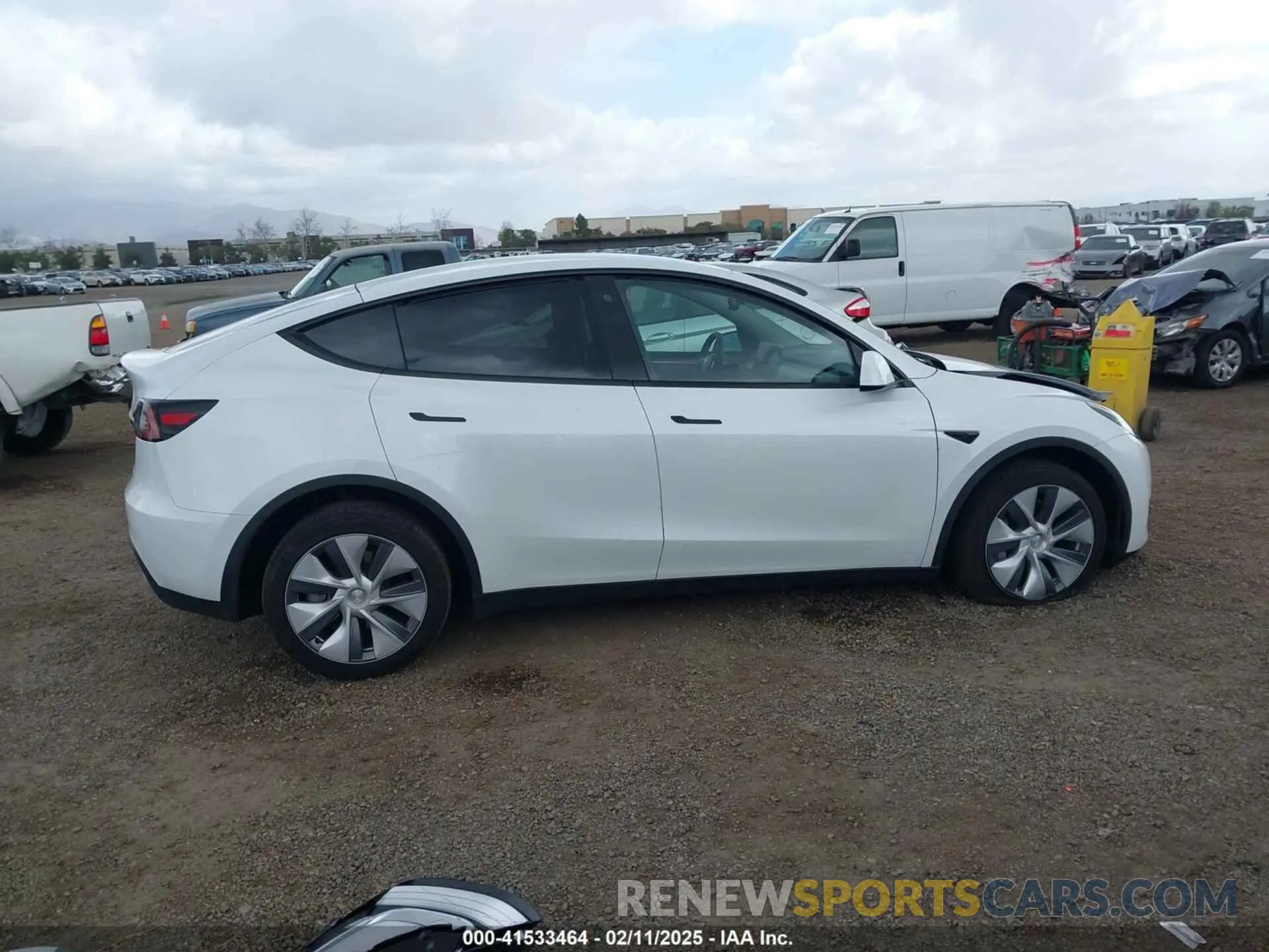 14 Photograph of a damaged car 7SAYGDEE6PA064162 TESLA MODEL Y 2023
