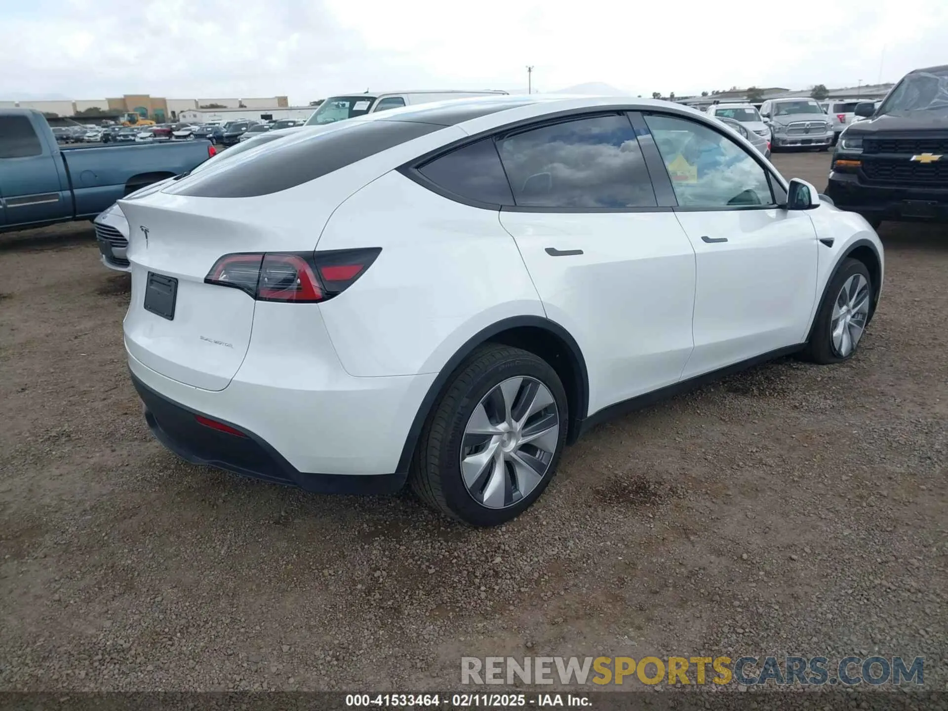 4 Photograph of a damaged car 7SAYGDEE6PA064162 TESLA MODEL Y 2023