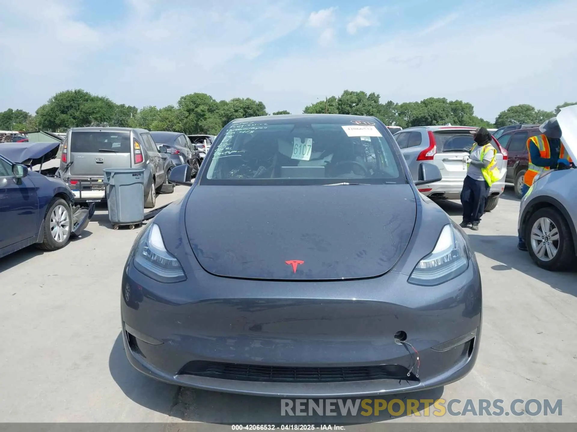 13 Photograph of a damaged car 7SAYGDEE6PA073931 TESLA MODEL Y 2023