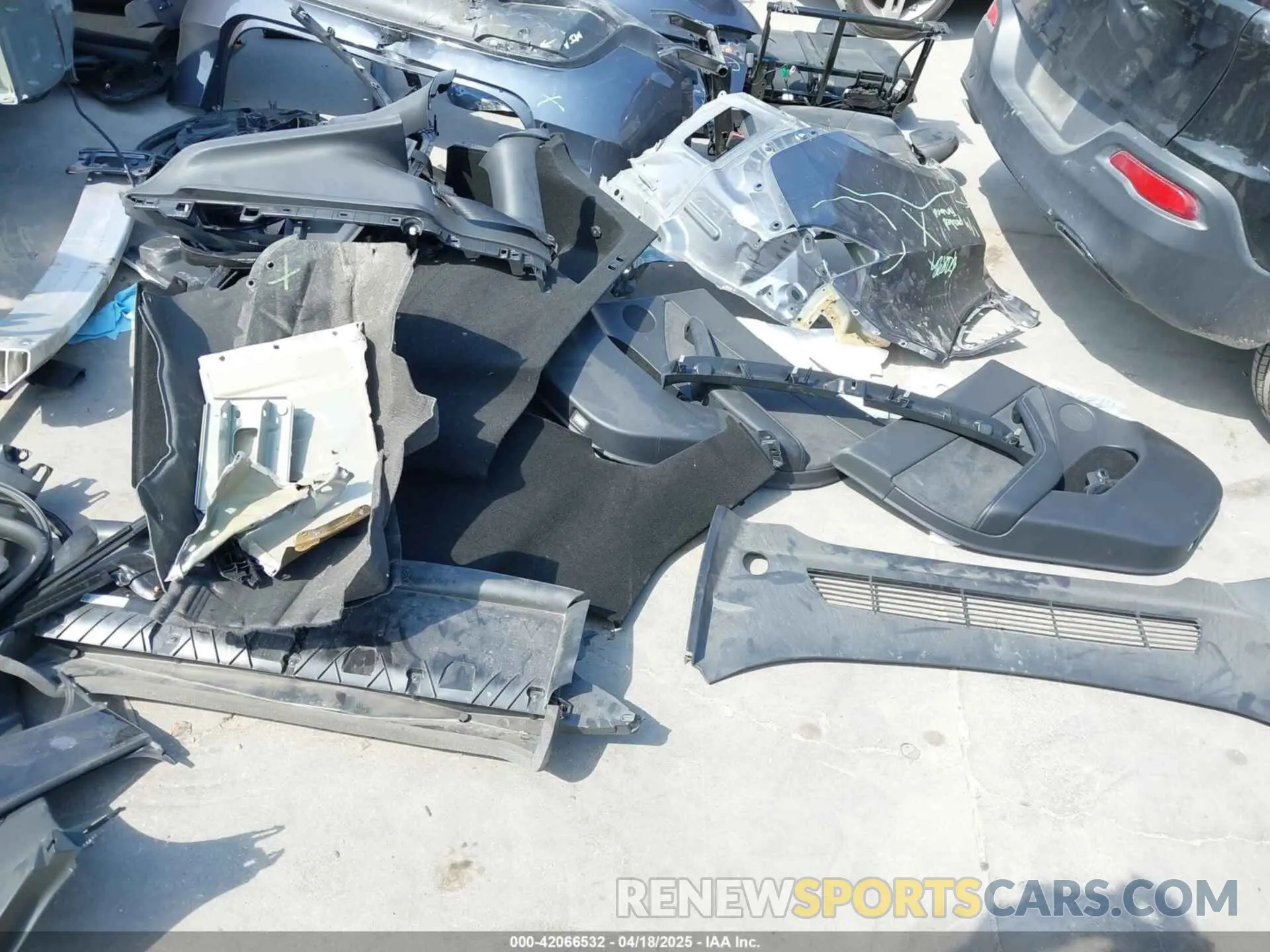 20 Photograph of a damaged car 7SAYGDEE6PA073931 TESLA MODEL Y 2023
