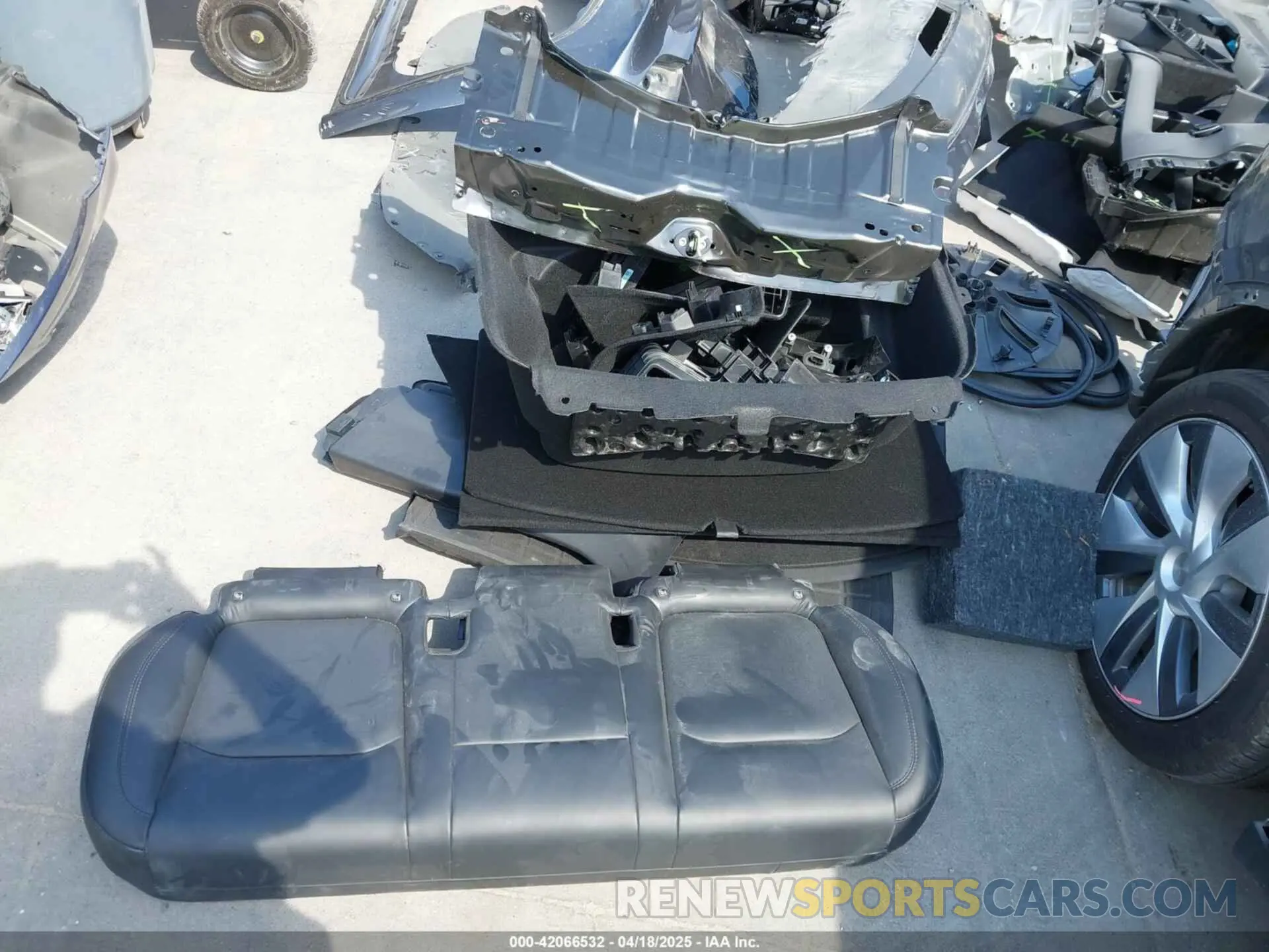 22 Photograph of a damaged car 7SAYGDEE6PA073931 TESLA MODEL Y 2023