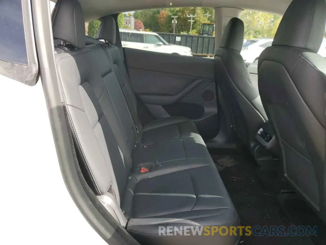 10 Photograph of a damaged car 7SAYGDEE6PA077249 TESLA MODEL Y 2023
