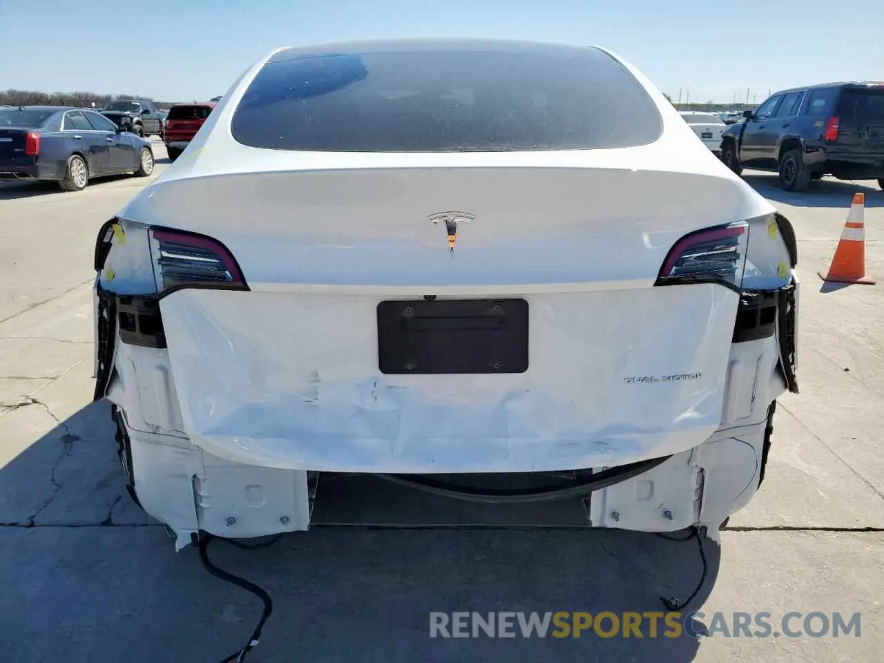 6 Photograph of a damaged car 7SAYGDEE6PA078787 TESLA MODEL Y 2023