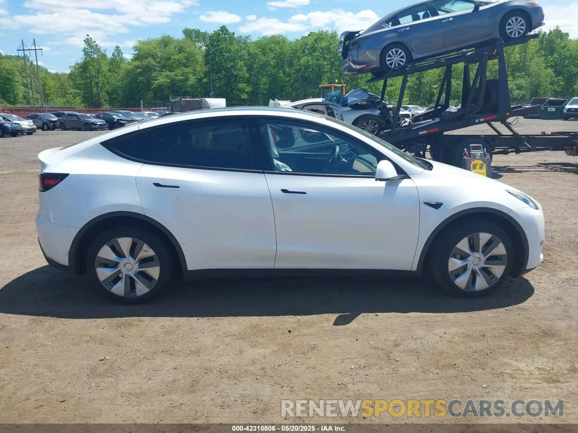 13 Photograph of a damaged car 7SAYGDEE6PA080118 TESLA MODEL Y 2023
