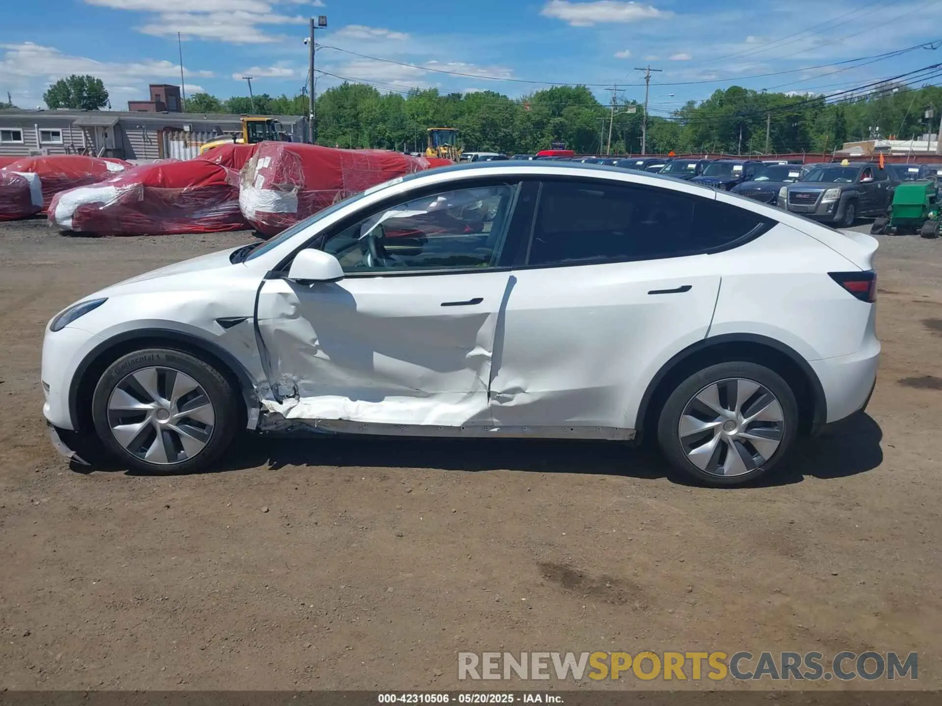 14 Photograph of a damaged car 7SAYGDEE6PA080118 TESLA MODEL Y 2023