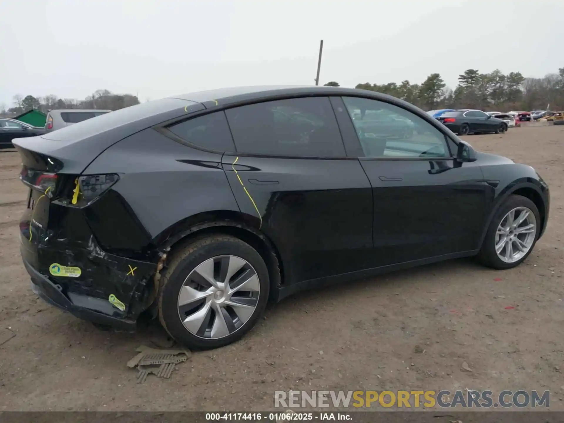 4 Photograph of a damaged car 7SAYGDEE6PA083472 TESLA MODEL Y 2023