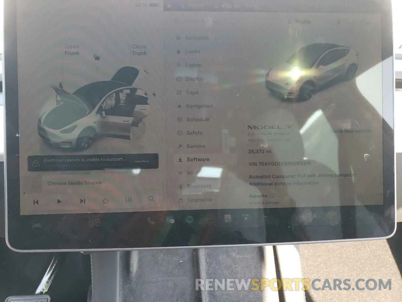 9 Photograph of a damaged car 7SAYGDEE6PA089319 TESLA MODEL Y 2023