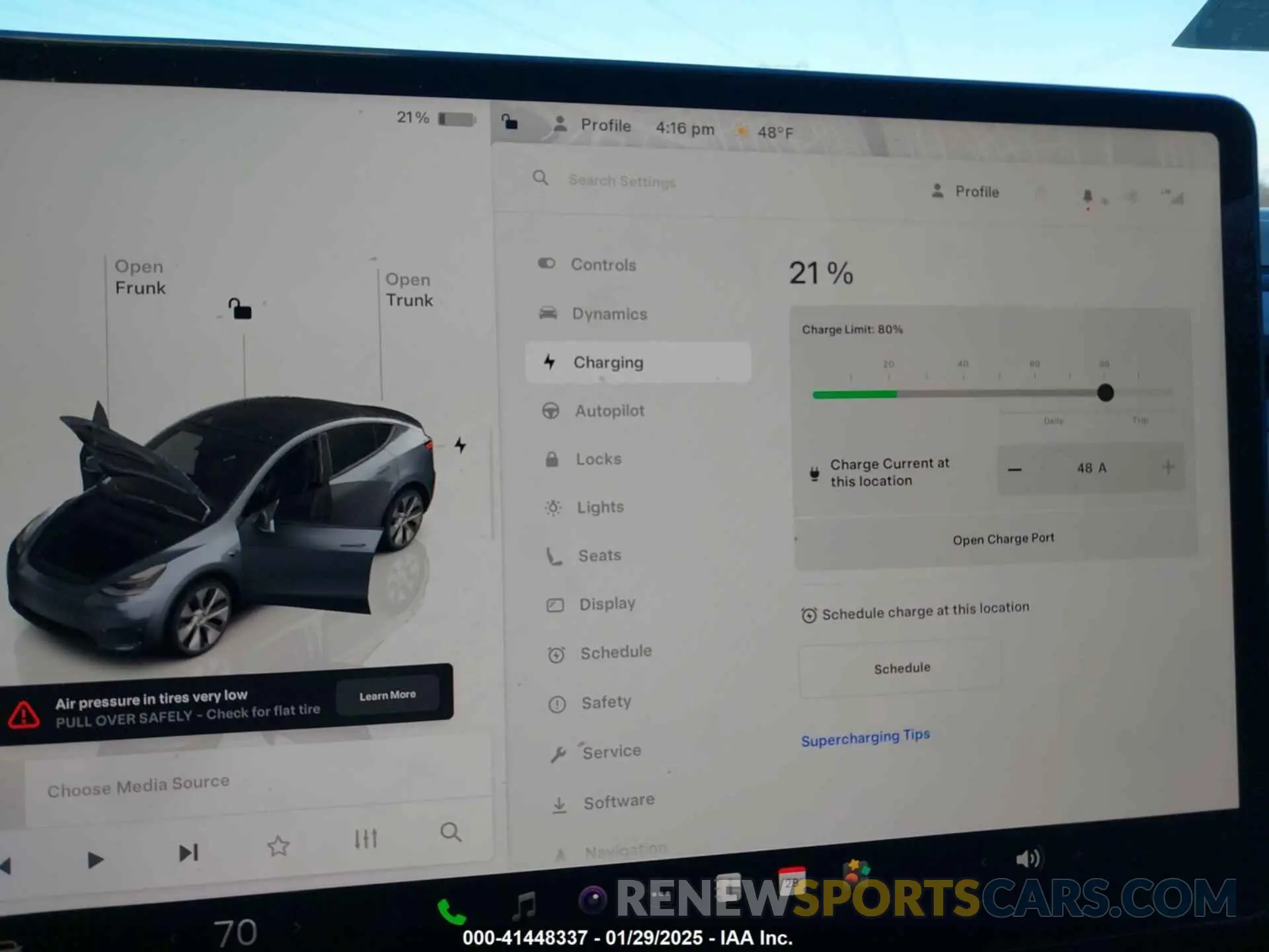 18 Photograph of a damaged car 7SAYGDEE6PA089479 TESLA MODEL Y 2023