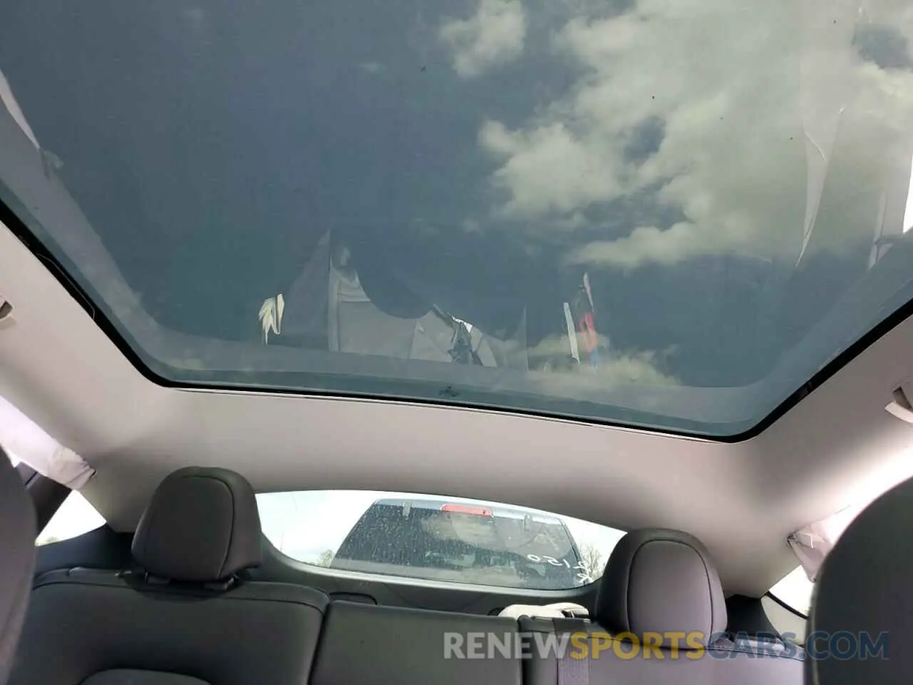 10 Photograph of a damaged car 7SAYGDEE6PA094794 TESLA MODEL Y 2023