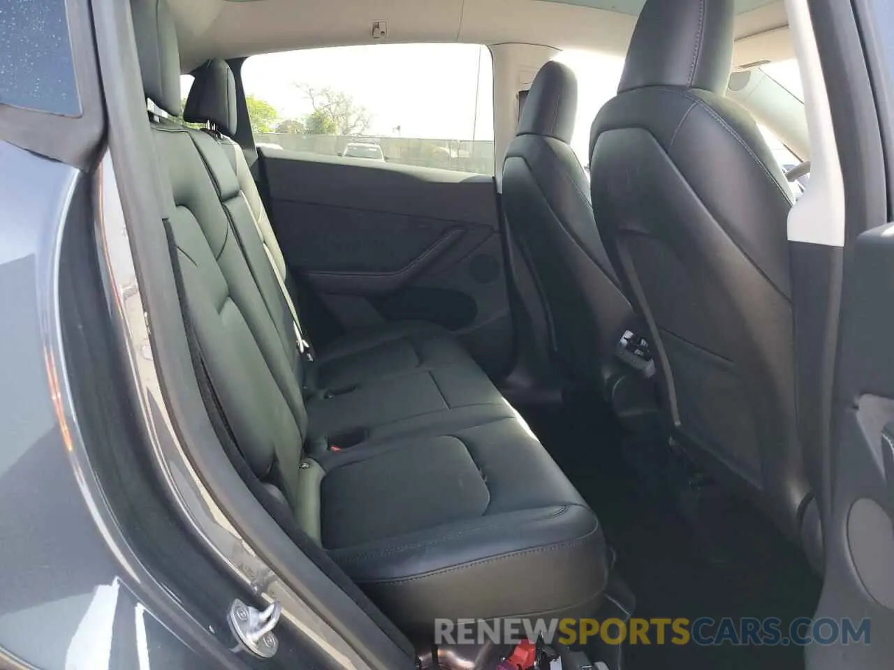10 Photograph of a damaged car 7SAYGDEE6PA115885 TESLA MODEL Y 2023