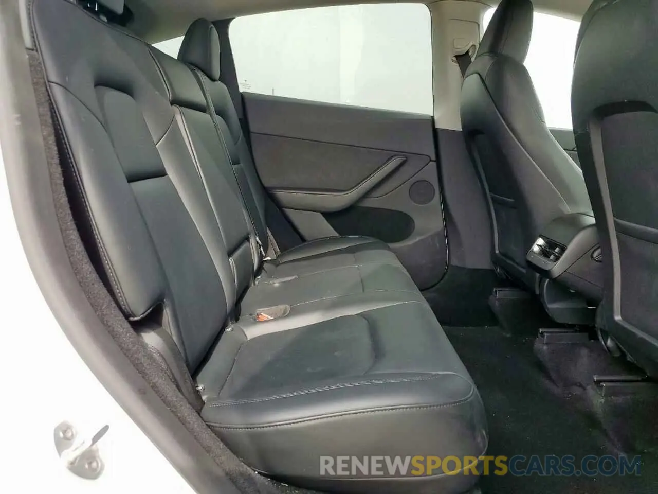 11 Photograph of a damaged car 7SAYGDEE6PA123551 TESLA MODEL Y 2023