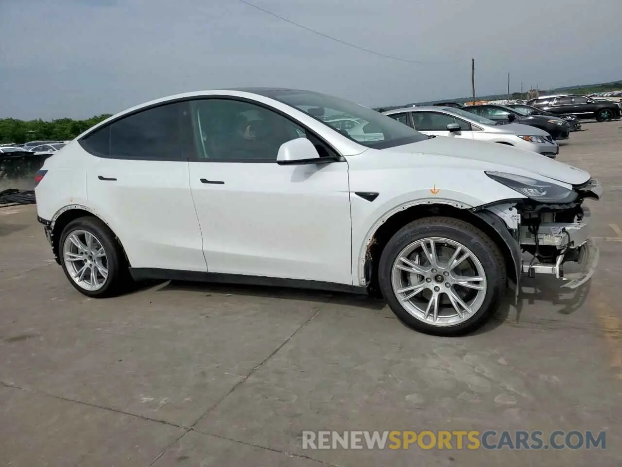 4 Photograph of a damaged car 7SAYGDEE6PA123551 TESLA MODEL Y 2023
