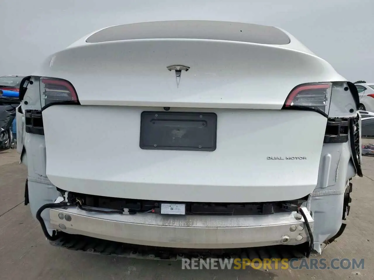 6 Photograph of a damaged car 7SAYGDEE6PA123551 TESLA MODEL Y 2023