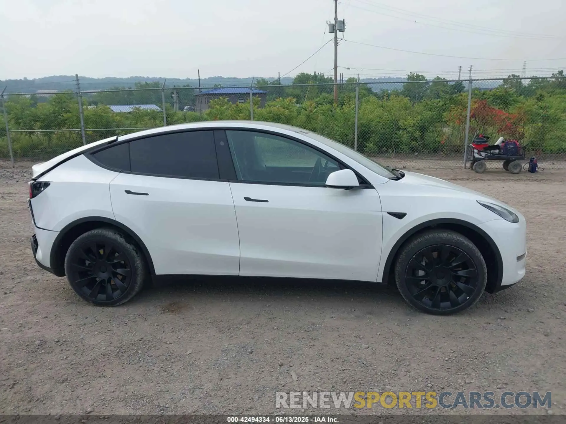 13 Photograph of a damaged car 7SAYGDEE6PA135196 TESLA MODEL Y 2023
