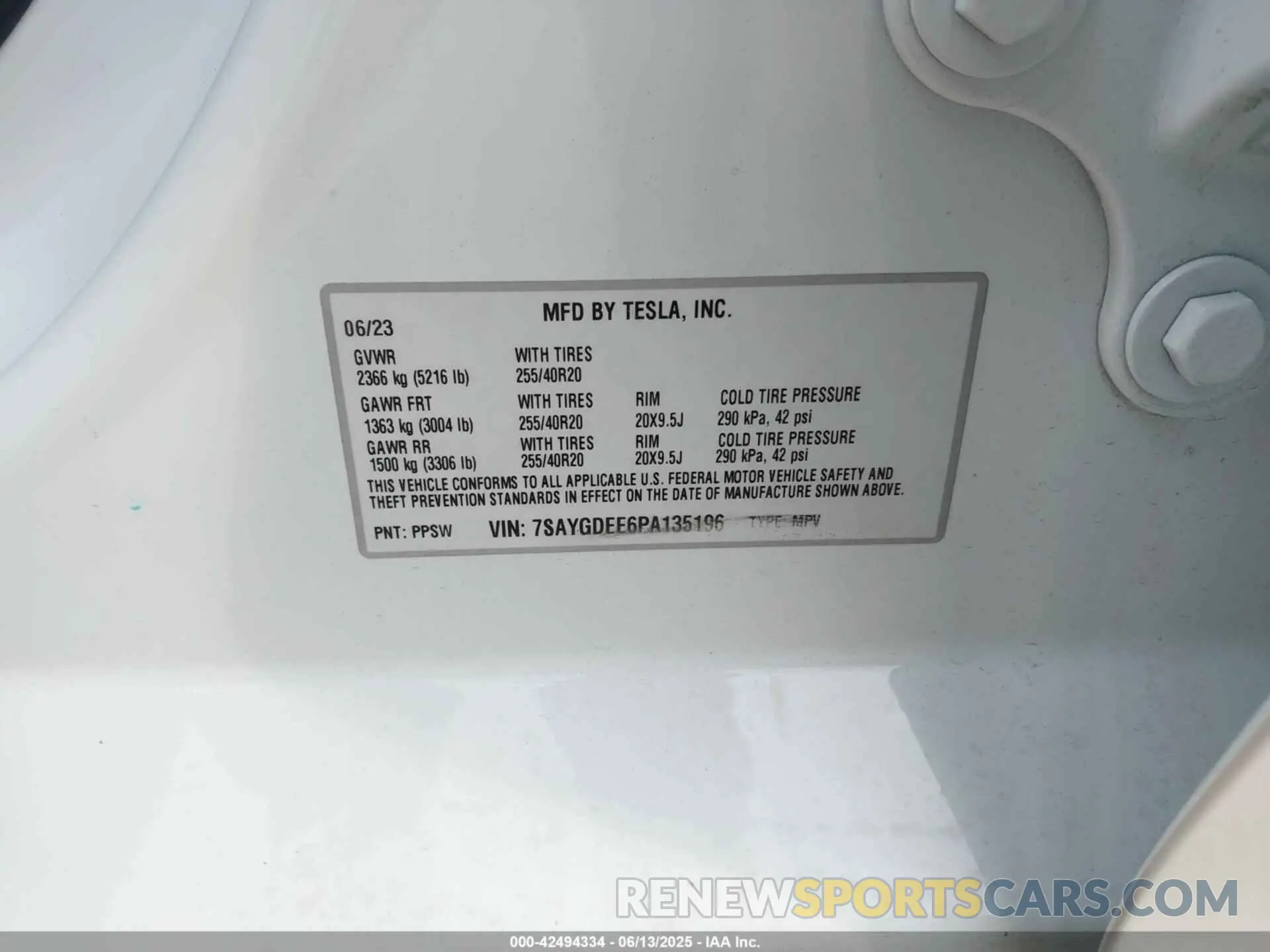 9 Photograph of a damaged car 7SAYGDEE6PA135196 TESLA MODEL Y 2023