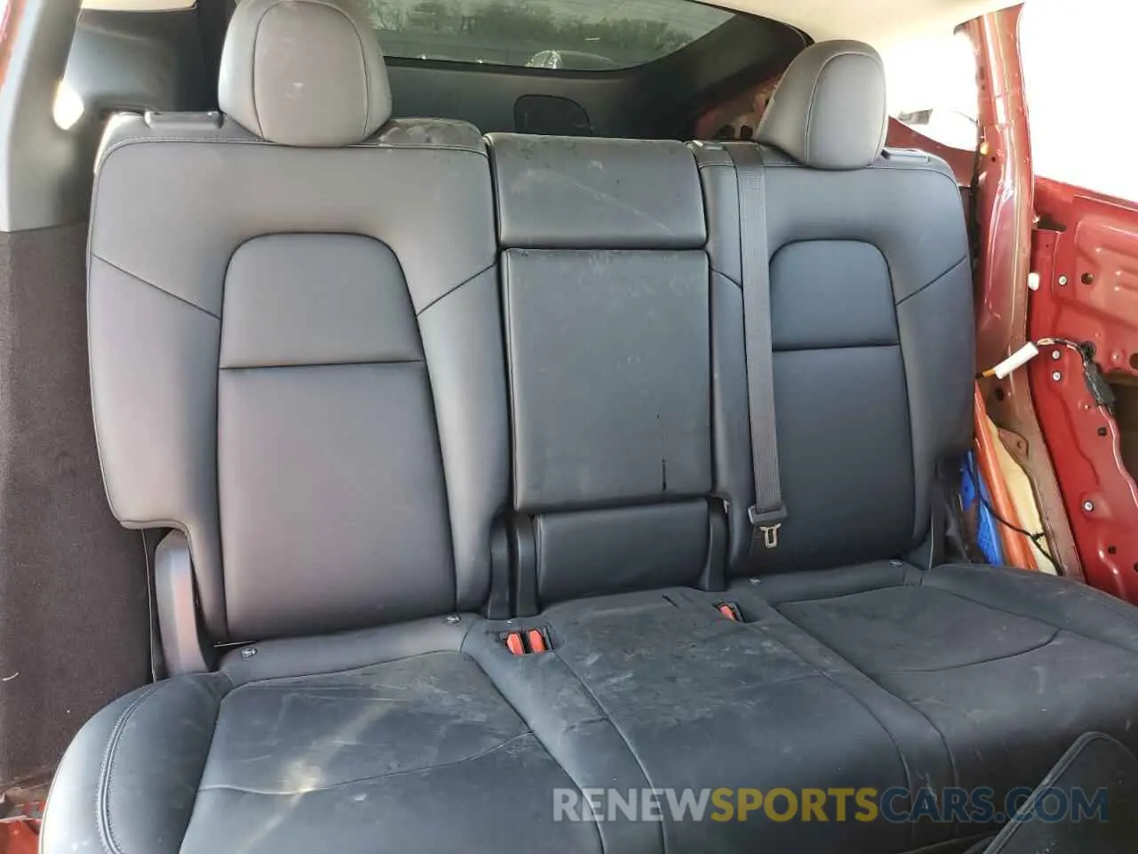 10 Photograph of a damaged car 7SAYGDEE6PA141189 TESLA MODEL Y 2023