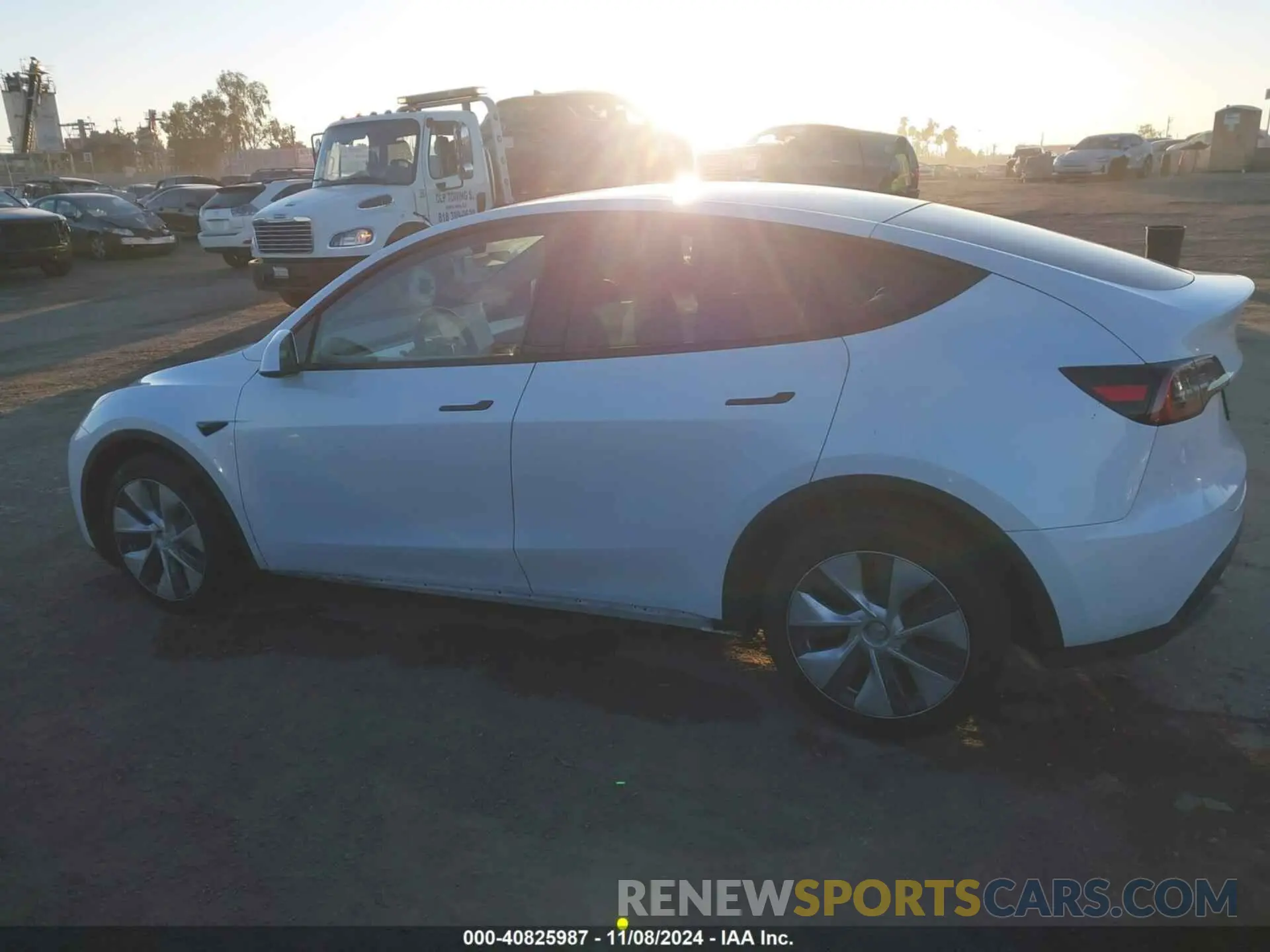 15 Photograph of a damaged car 7SAYGDEE6PA141709 TESLA MODEL Y 2023