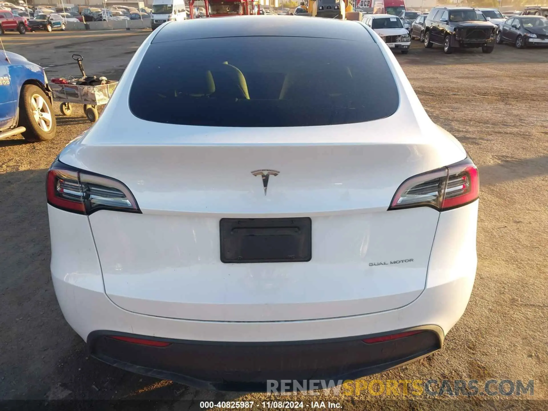 17 Photograph of a damaged car 7SAYGDEE6PA141709 TESLA MODEL Y 2023