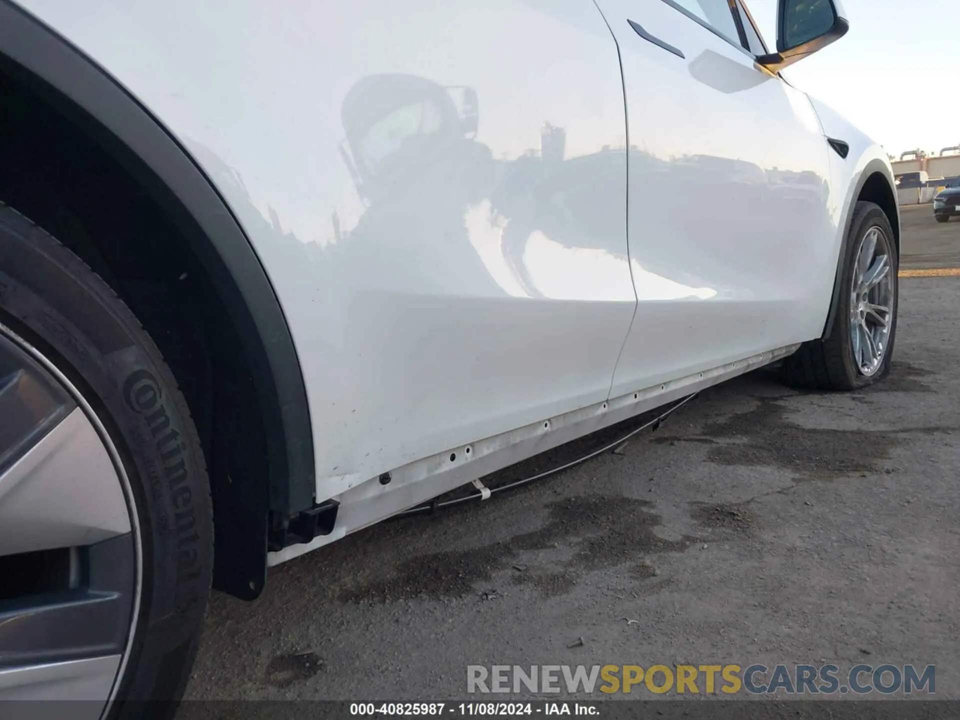6 Photograph of a damaged car 7SAYGDEE6PA141709 TESLA MODEL Y 2023