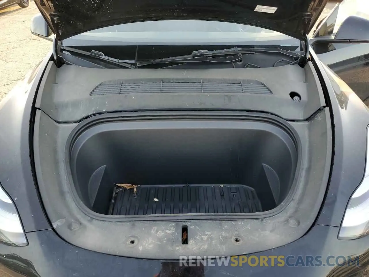 11 Photograph of a damaged car 7SAYGDEE6PA144044 TESLA MODEL Y 2023