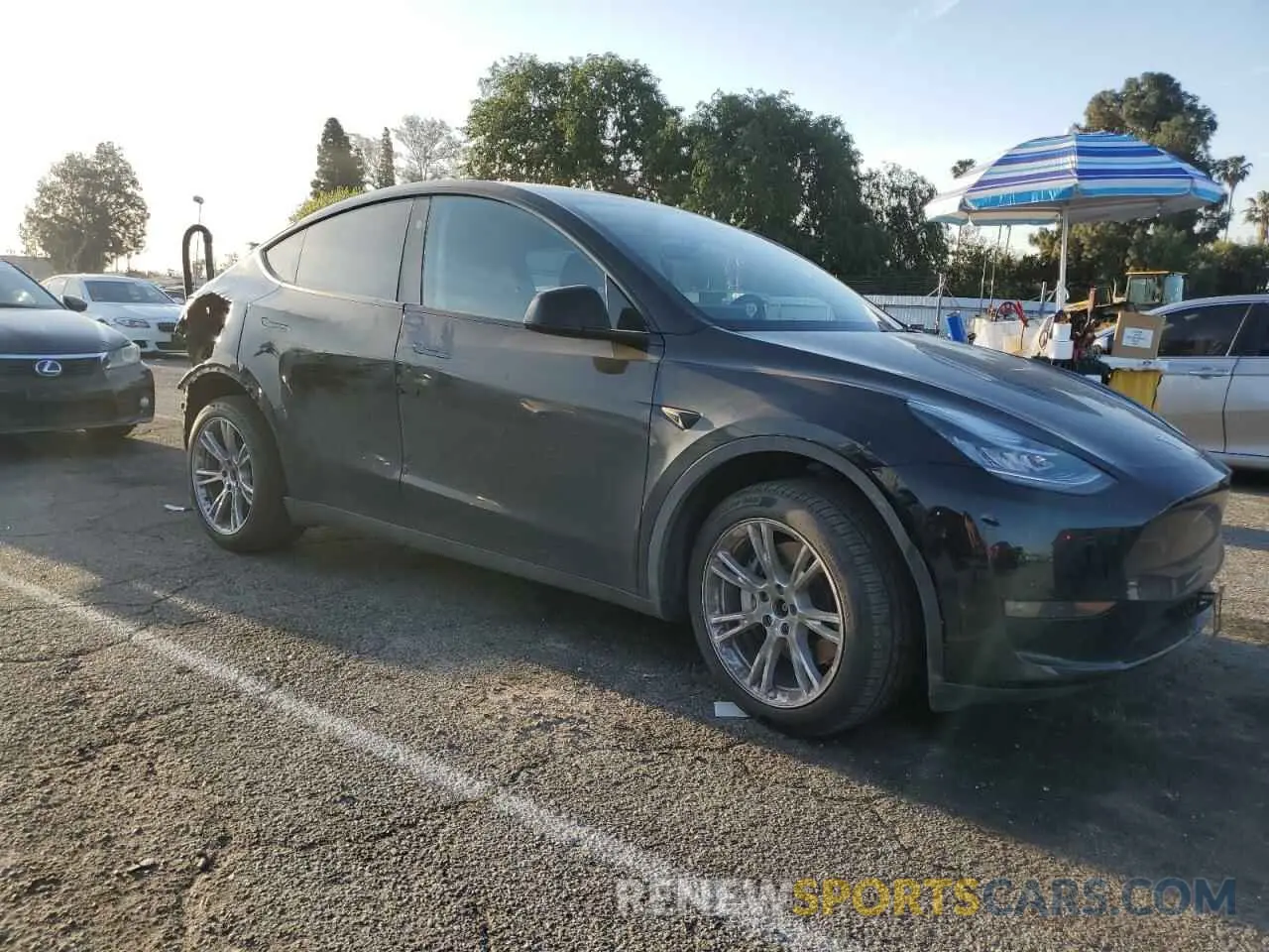 4 Photograph of a damaged car 7SAYGDEE6PA144044 TESLA MODEL Y 2023