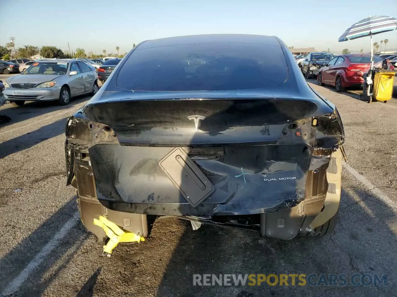 6 Photograph of a damaged car 7SAYGDEE6PA144044 TESLA MODEL Y 2023