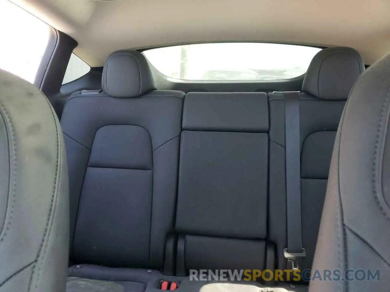 10 Photograph of a damaged car 7SAYGDEE6PA154153 TESLA MODEL Y 2023
