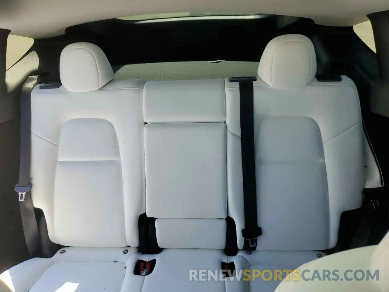 10 Photograph of a damaged car 7SAYGDEE6PA162012 TESLA MODEL Y 2023