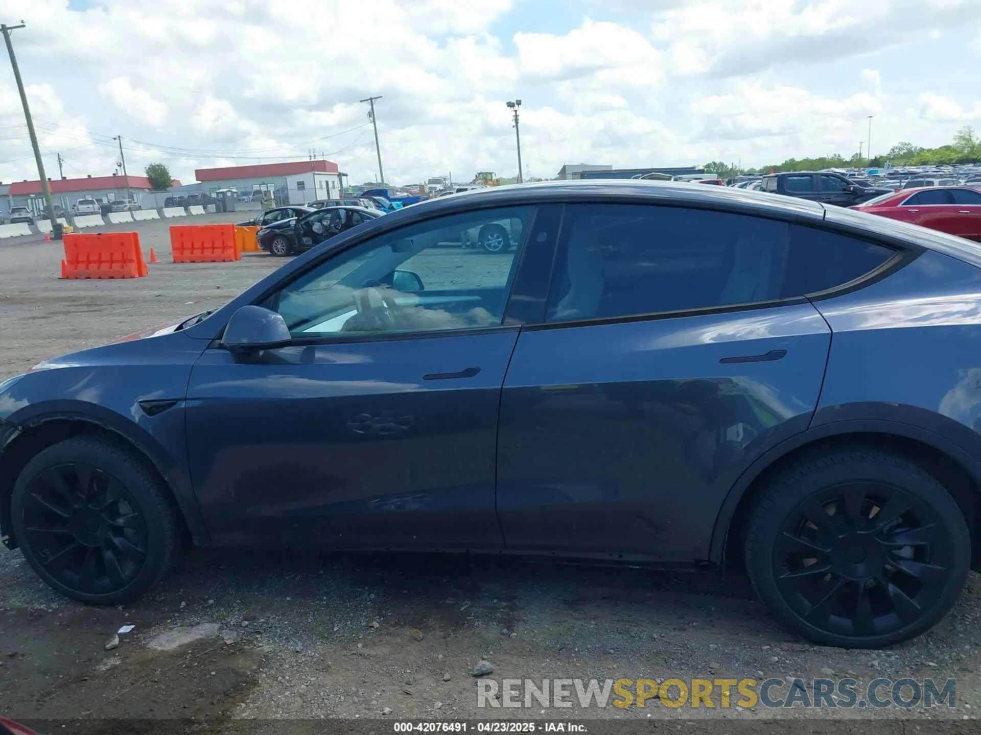 13 Photograph of a damaged car 7SAYGDEE6PA162186 TESLA MODEL Y 2023