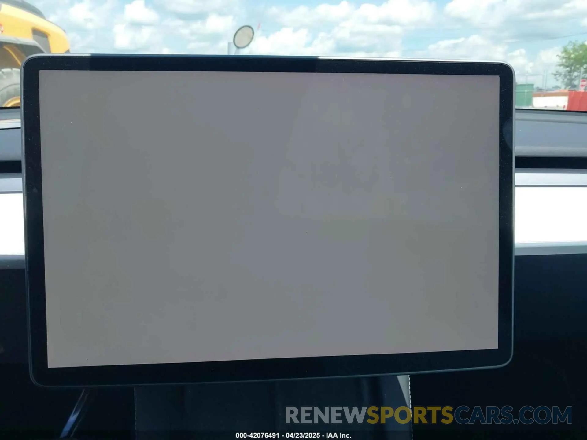 14 Photograph of a damaged car 7SAYGDEE6PA162186 TESLA MODEL Y 2023