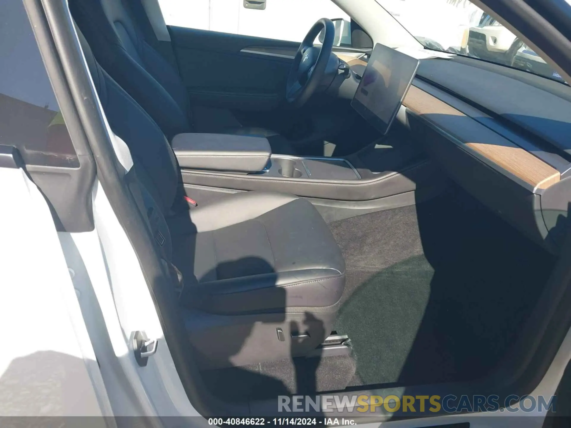5 Photograph of a damaged car 7SAYGDEE6PA162723 TESLA MODEL Y 2023