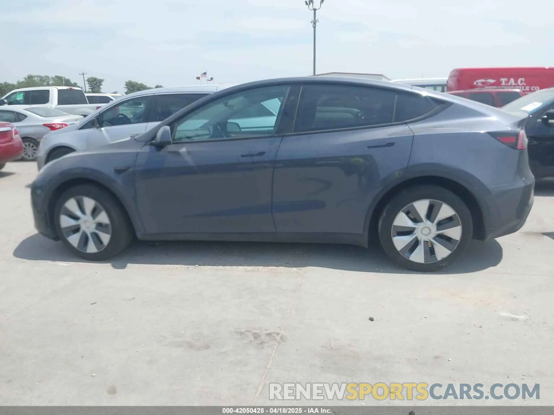 14 Photograph of a damaged car 7SAYGDEE6PA169168 TESLA MODEL Y 2023