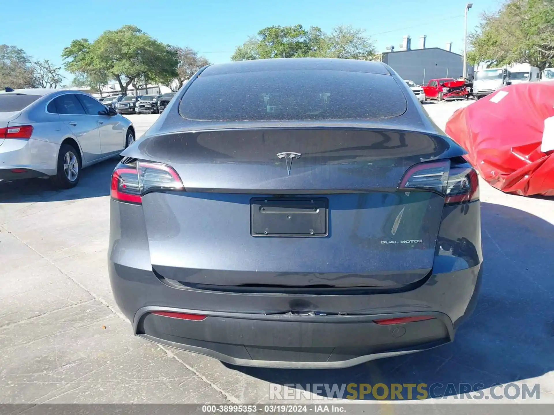 6 Photograph of a damaged car 7SAYGDEE6PA172586 TESLA MODEL Y 2023