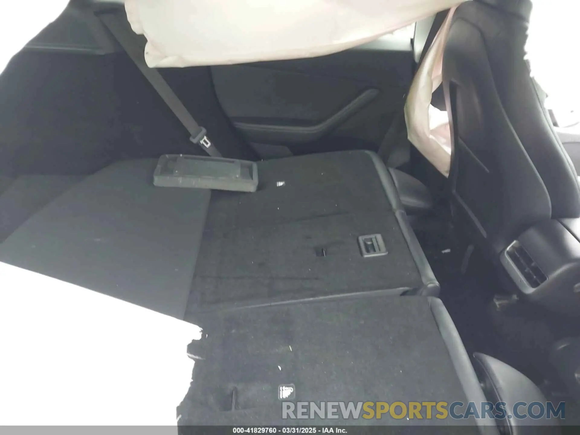 8 Photograph of a damaged car 7SAYGDEE6PA180980 TESLA MODEL Y 2023