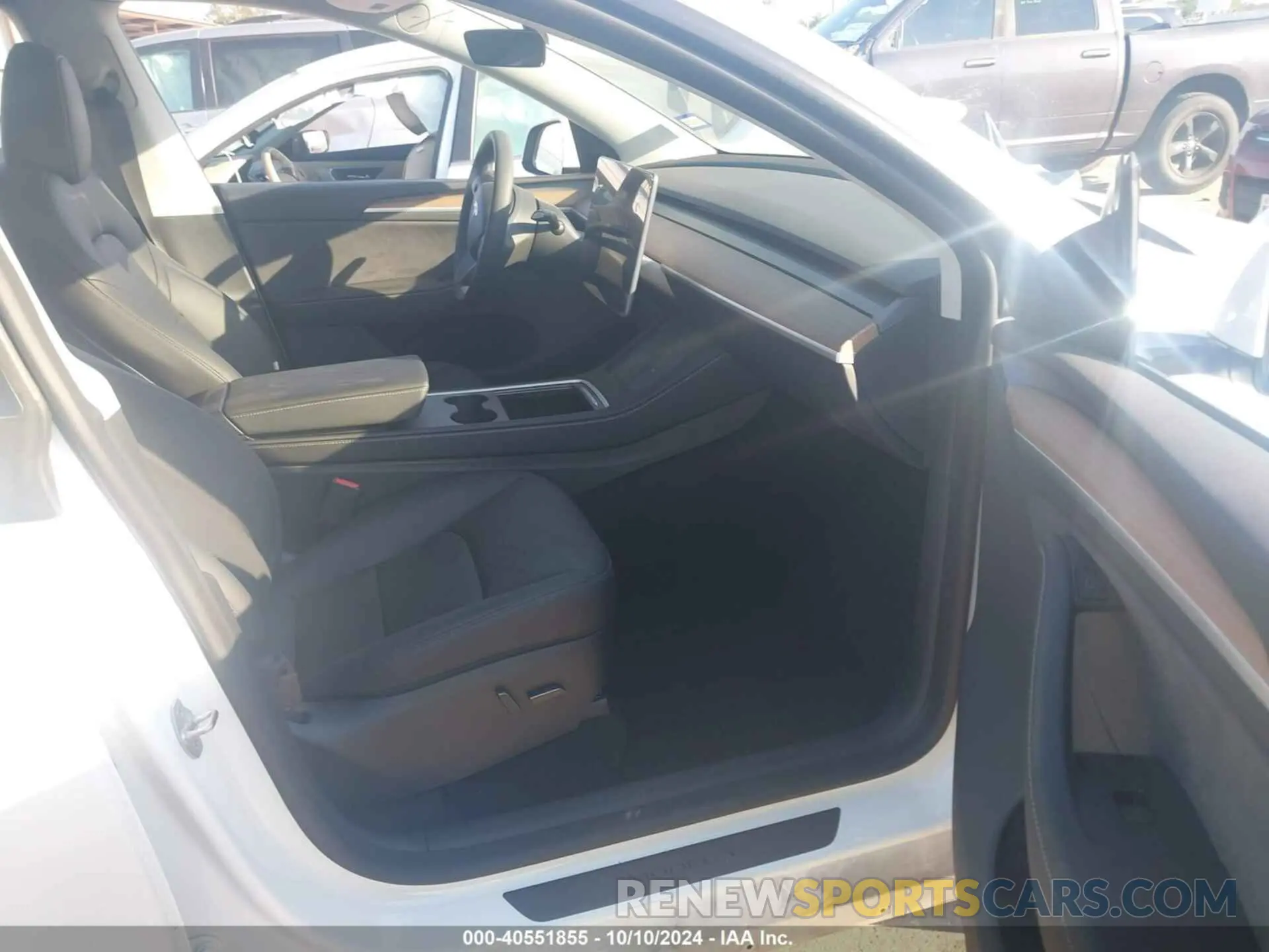 5 Photograph of a damaged car 7SAYGDEE6PA184740 TESLA MODEL Y 2023