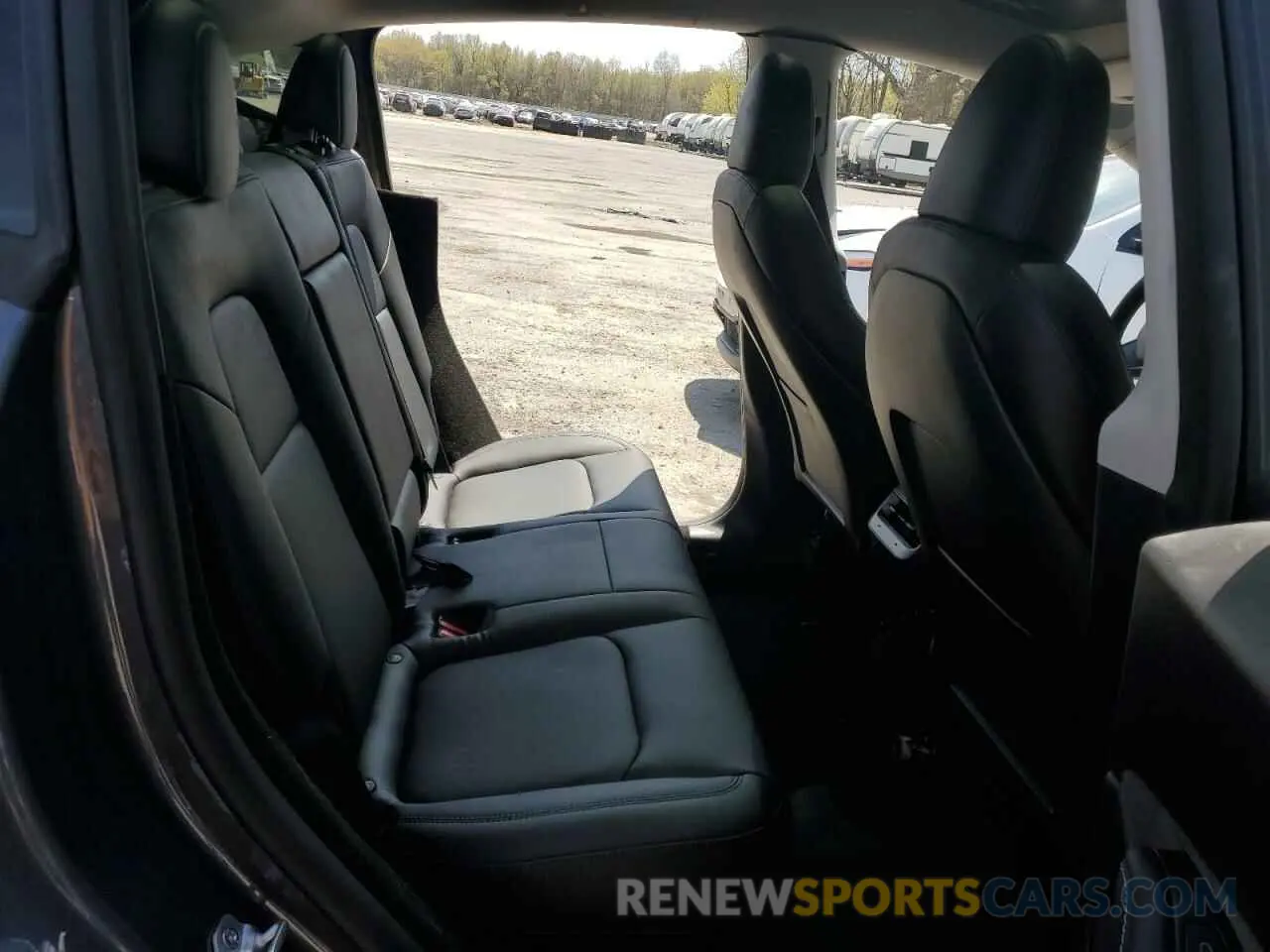 10 Photograph of a damaged car 7SAYGDEE6PA185502 TESLA MODEL Y 2023
