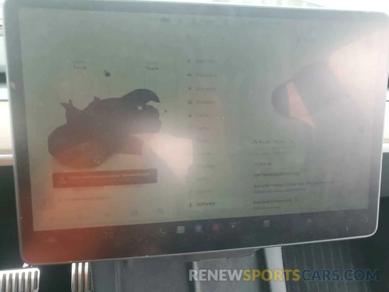 9 Photograph of a damaged car 7SAYGDEE6PA190523 TESLA MODEL Y 2023