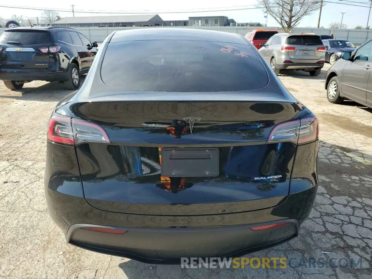 6 Photograph of a damaged car 7SAYGDEE6PA200614 TESLA MODEL Y 2023