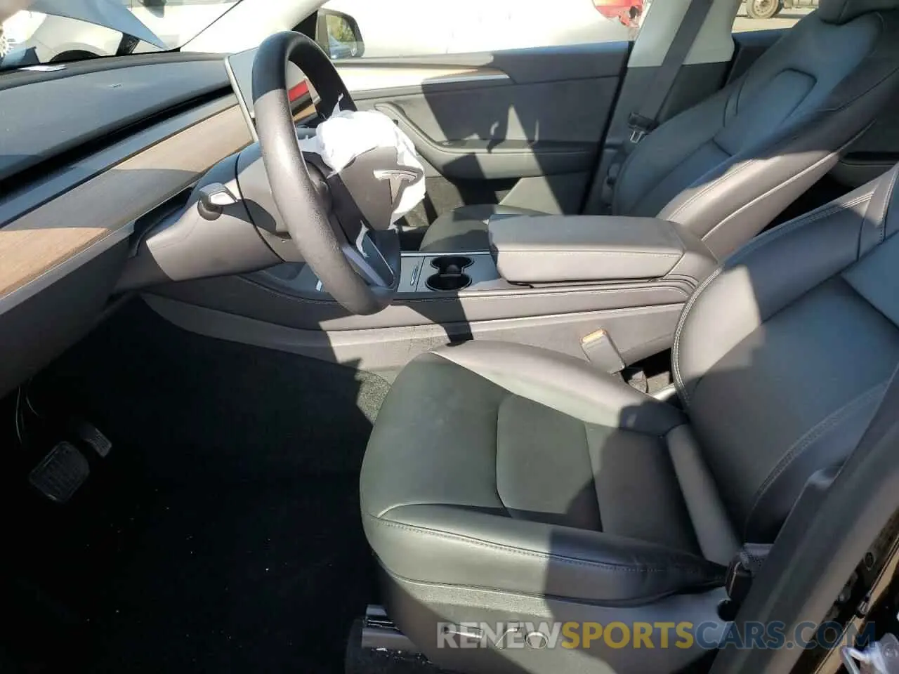 7 Photograph of a damaged car 7SAYGDEE6PA200614 TESLA MODEL Y 2023