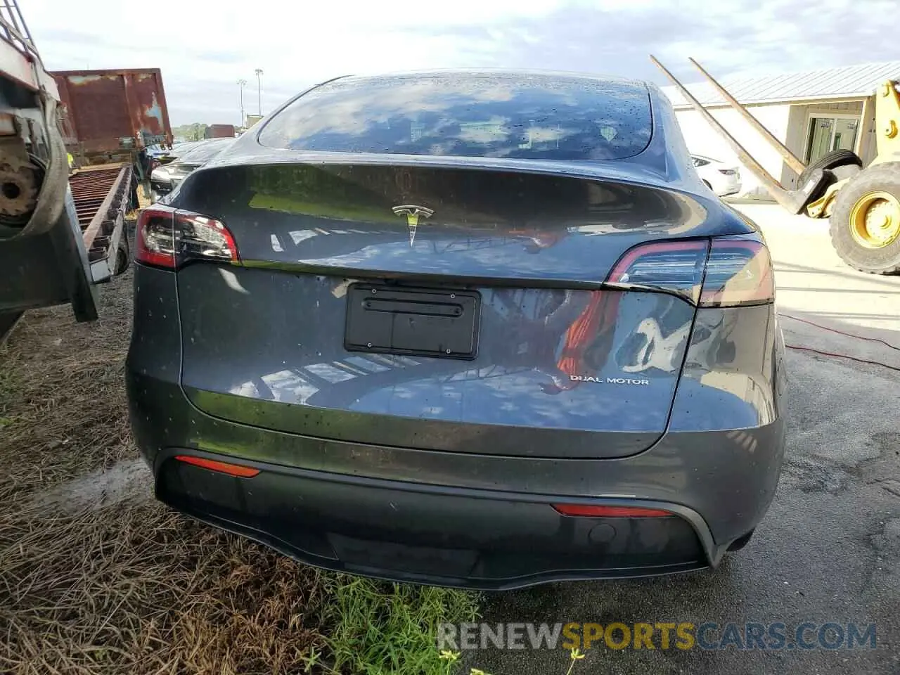 6 Photograph of a damaged car 7SAYGDEE6PA211127 TESLA MODEL Y 2023