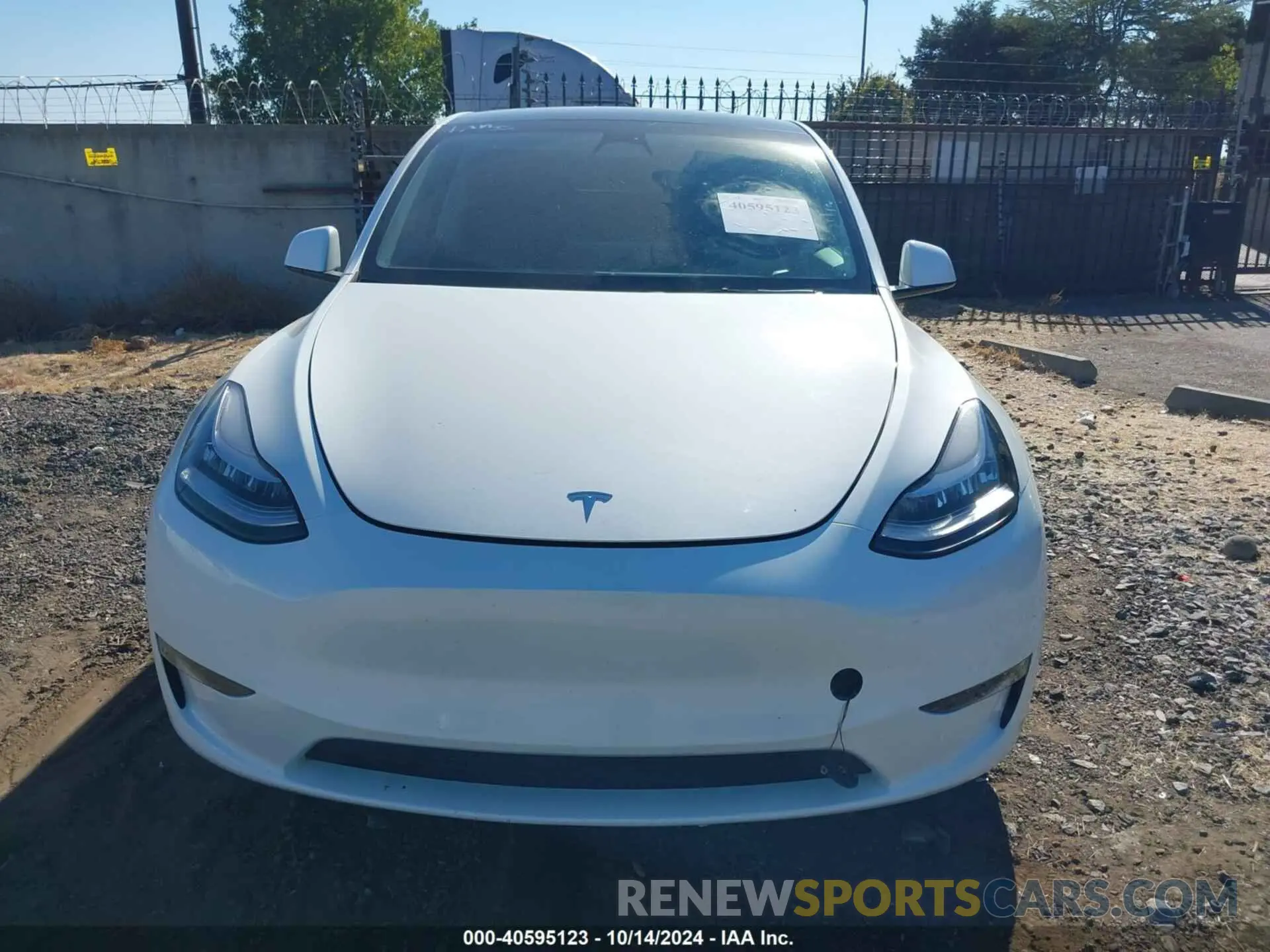 11 Photograph of a damaged car 7SAYGDEE6PF588608 TESLA MODEL Y 2023