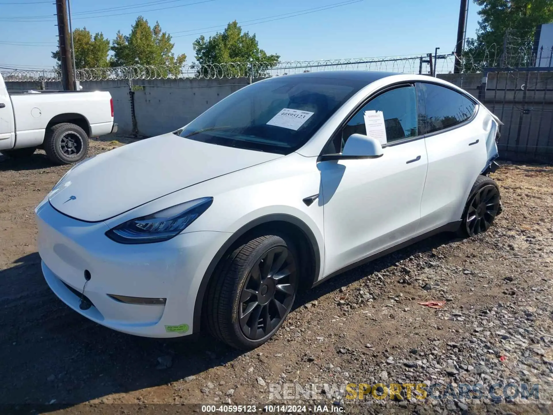 2 Photograph of a damaged car 7SAYGDEE6PF588608 TESLA MODEL Y 2023