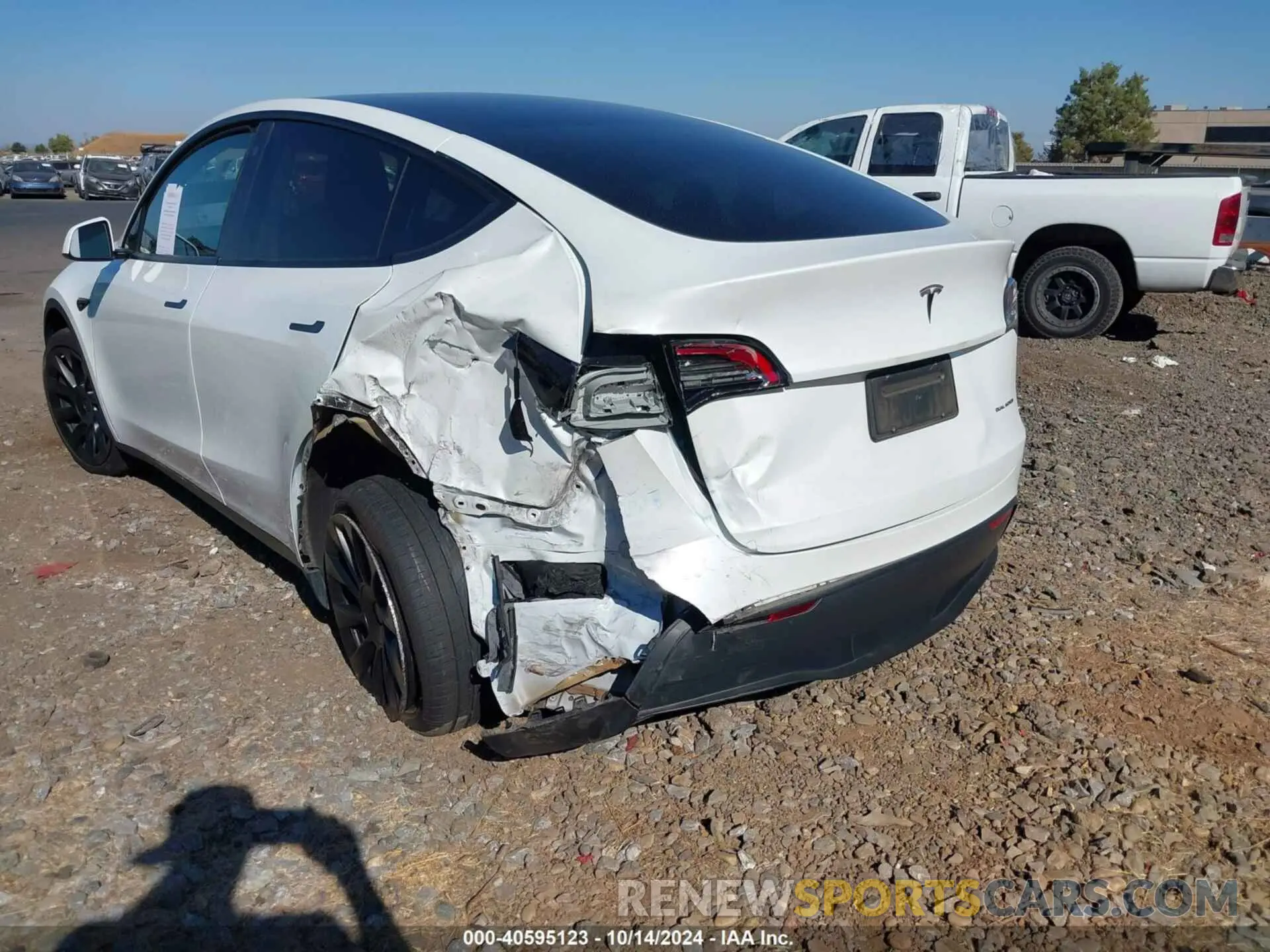 6 Photograph of a damaged car 7SAYGDEE6PF588608 TESLA MODEL Y 2023