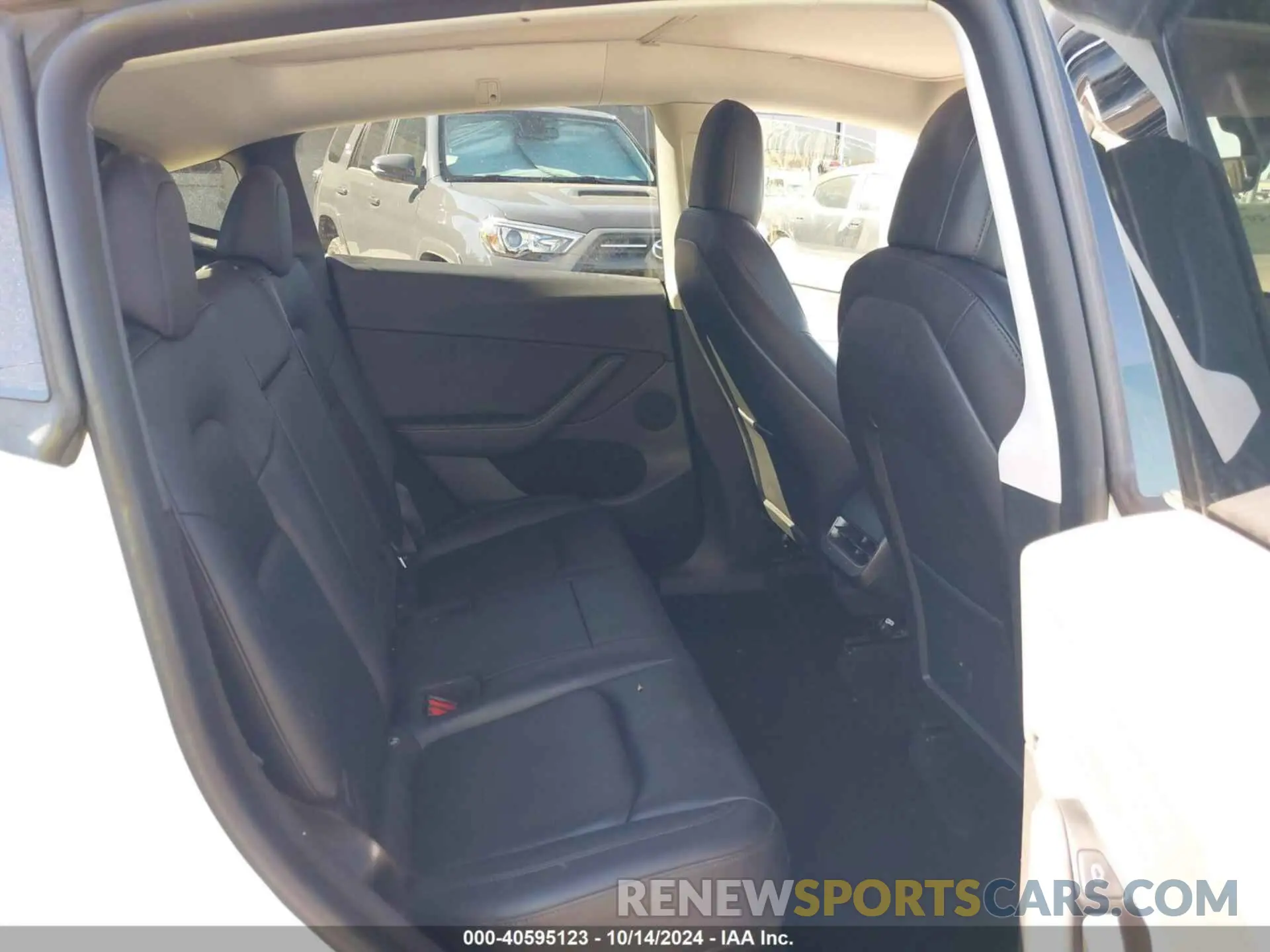 8 Photograph of a damaged car 7SAYGDEE6PF588608 TESLA MODEL Y 2023