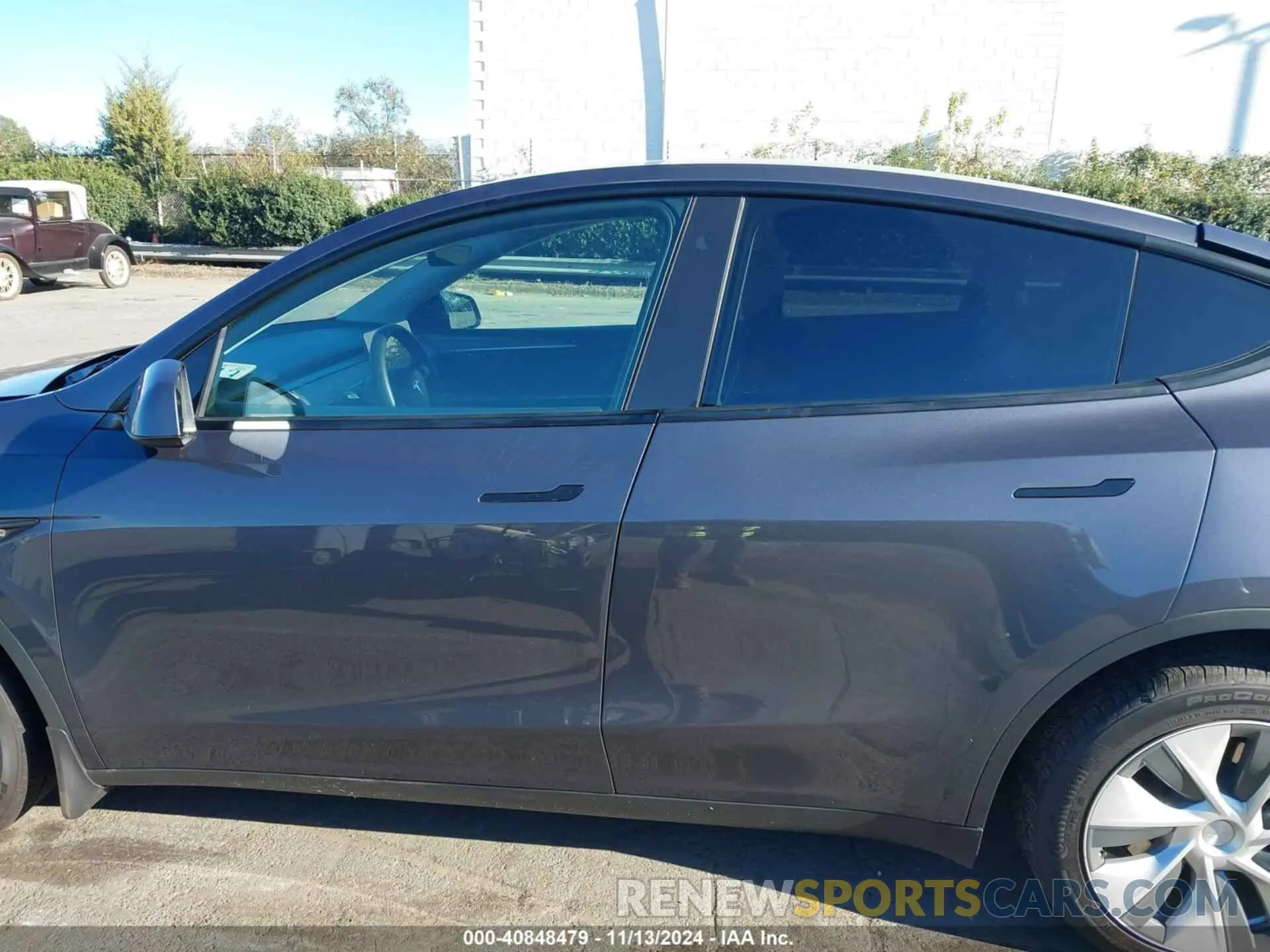 13 Photograph of a damaged car 7SAYGDEE6PF596126 TESLA MODEL Y 2023